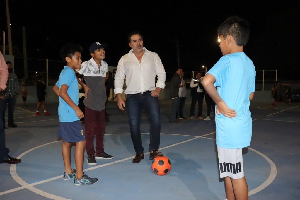 Julián Zacarías entrega otro parque, el “Rafael Cházaro Pérez”, que incluye área pet friendly